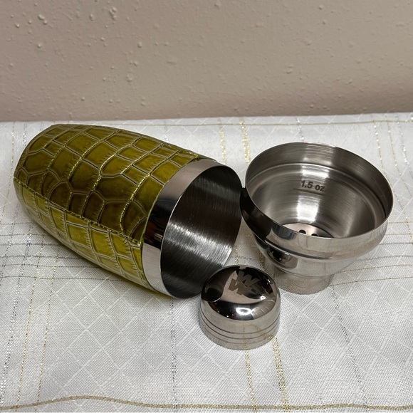 Bar Cocktail Shaker Yellow Croc Leather WW Weight Watchers - Picture 6 of 8